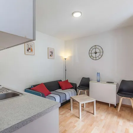 32 M² Avec Balcon, Proche Telecabine Et Commodites, Entierement Equipe, Centre - Fr-1-401-237 شقة كوتيريه