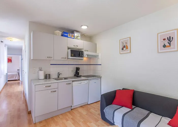 32 M² Avec Balcon, Proche Telecabine Et Commodites, Entierement Equipe, Centre - Fr-1-401-237 * Cauterets