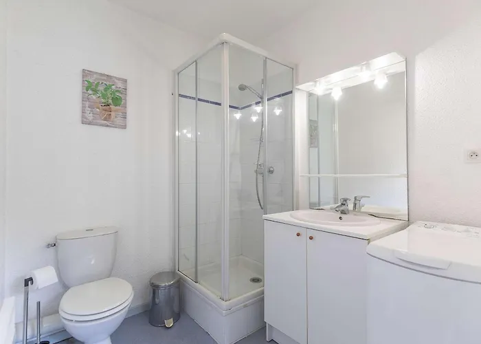 32 M² Avec Balcon, Proche Telecabine Et Commodites, Entierement Equipe, Centre - Fr-1-401-237 Appartement *