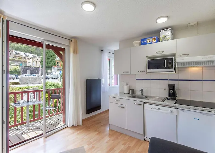 32 M² Avec Balcon, Proche Telecabine Et Commodites, Entierement Equipe, Centre - Fr-1-401-237 Appartement